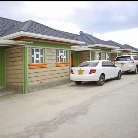 נאיוואשה Grand Amoena Guest House מראה חיצוני תמונה