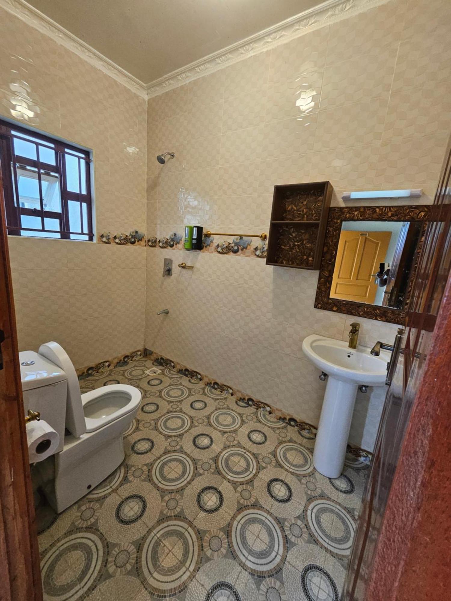 נאיוואשה Grand Amoena Guest House מראה חיצוני תמונה